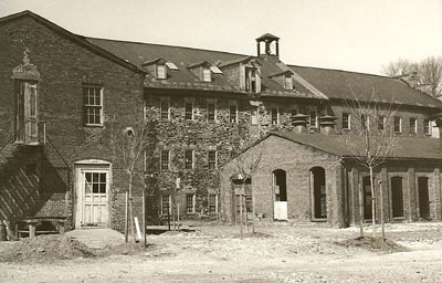 Photo of Mount Washington Mill before restoration, 1989.